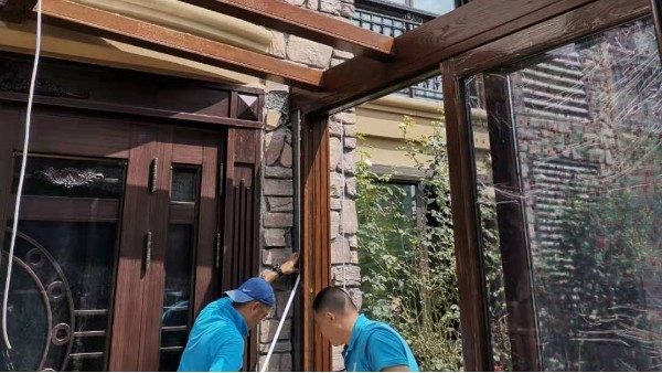 金堂木為金色威尼斯提供鋁包木陽光房案例 金堂木為金色威尼斯提供鋁包木陽光房案例